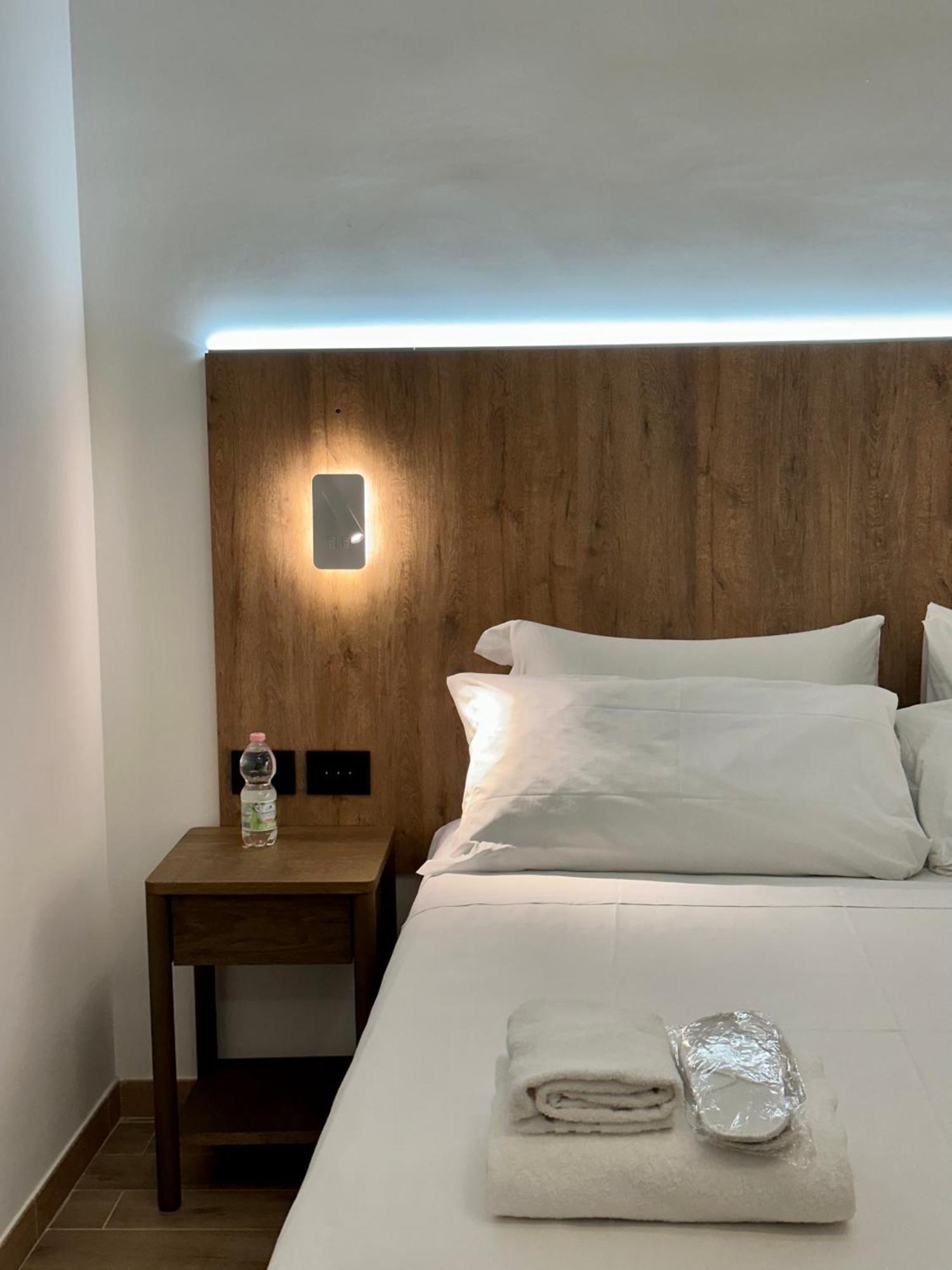 Domus House Hotel Рим Екстериор снимка