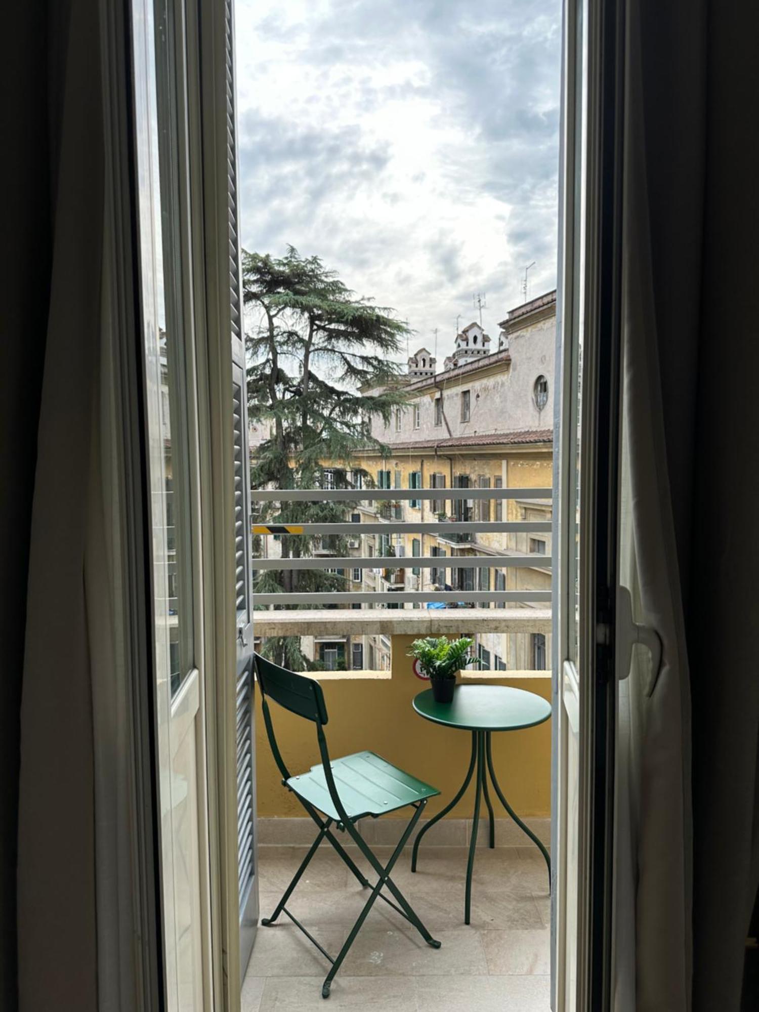Domus House Hotel Рим Екстериор снимка